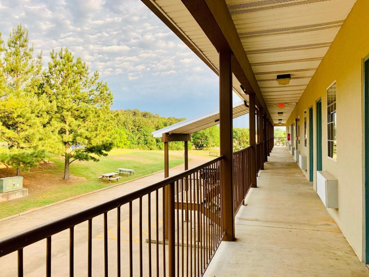 Weston Inn & Suites Rusk Exterior photo